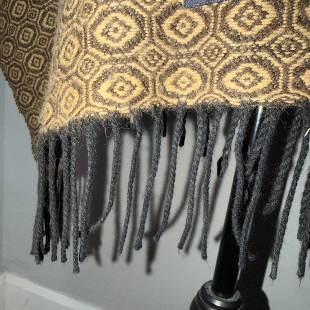 Geometric Patterned Tan Shawl - image 4